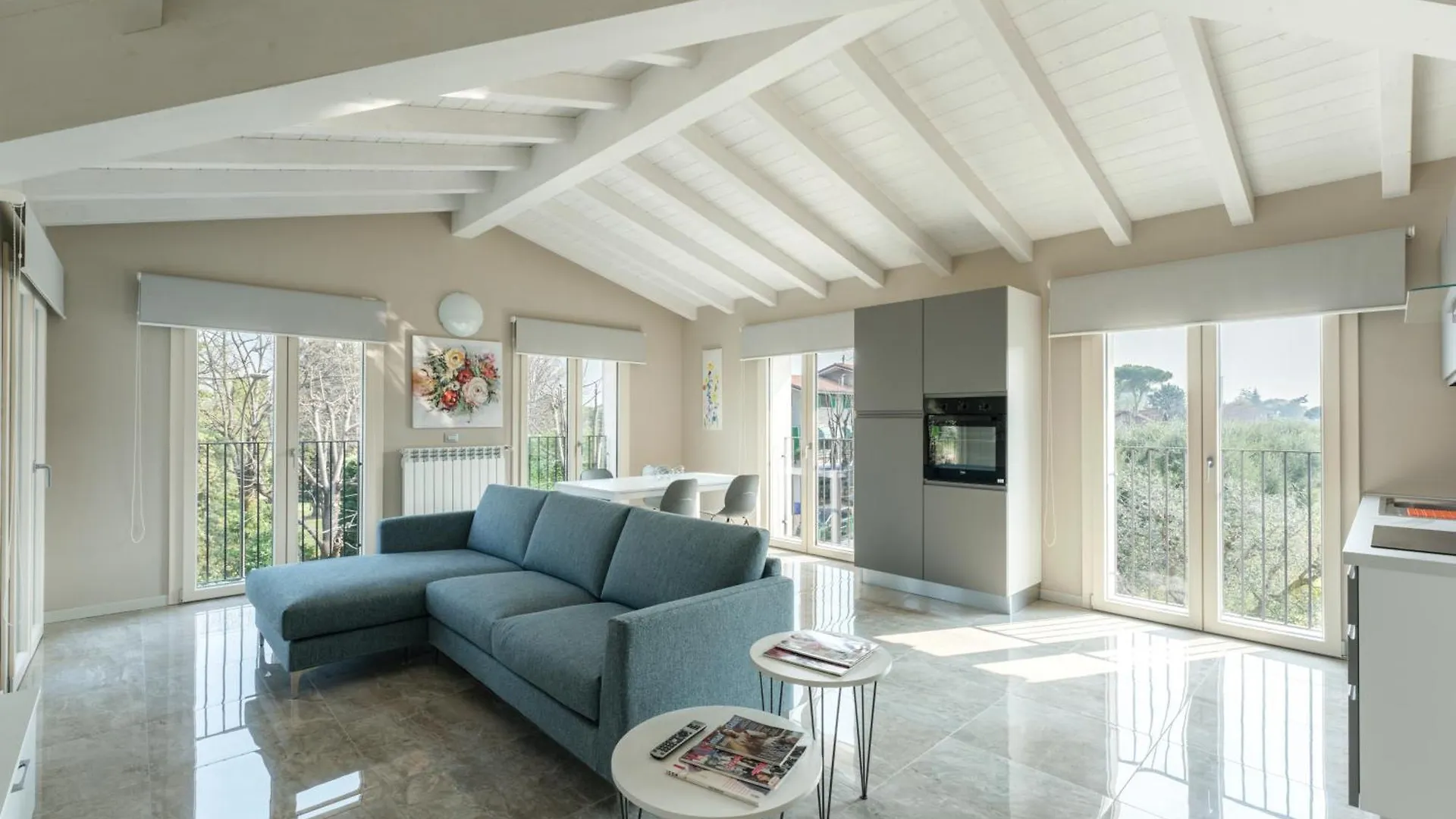 Garibaldi Apartments 데센자노델가르다