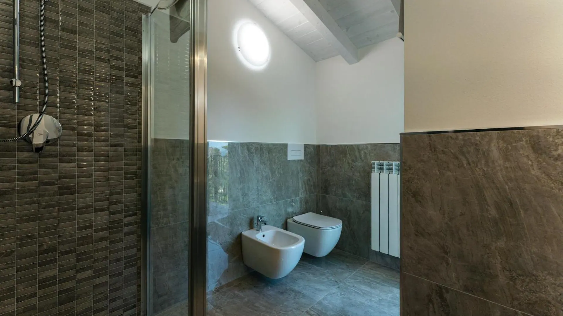 Garibaldi Apartments 데센자노델가르다