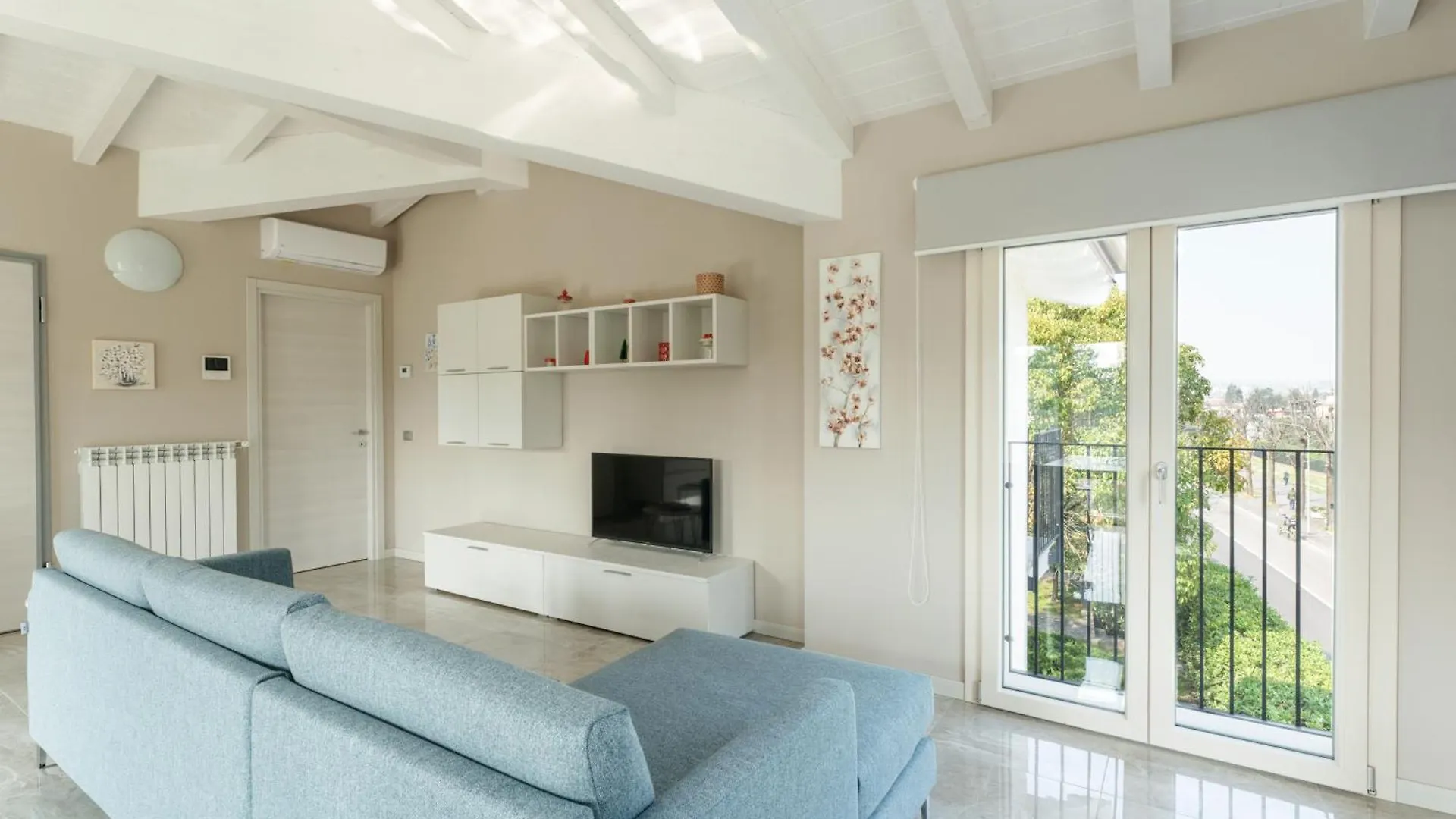 Garibaldi Apartments 데센자노델가르다