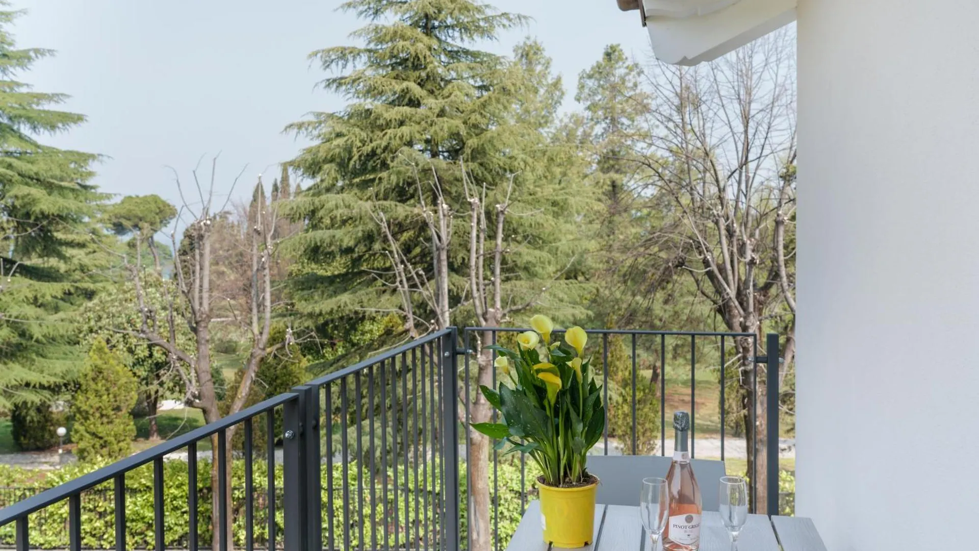 Garibaldi Apartments 데센자노델가르다