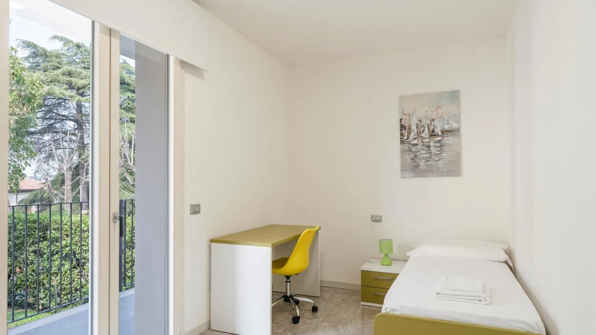 Garibaldi Apartments 데센자노델가르다 0*,  이탈리아