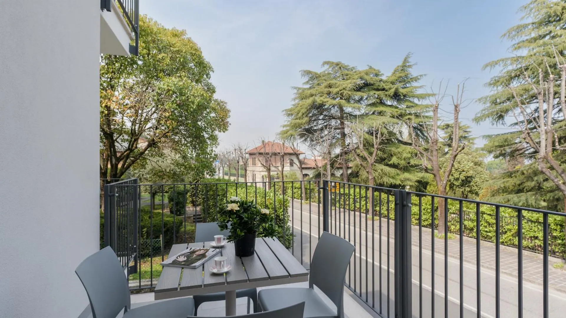Garibaldi Apartments 데센자노델가르다