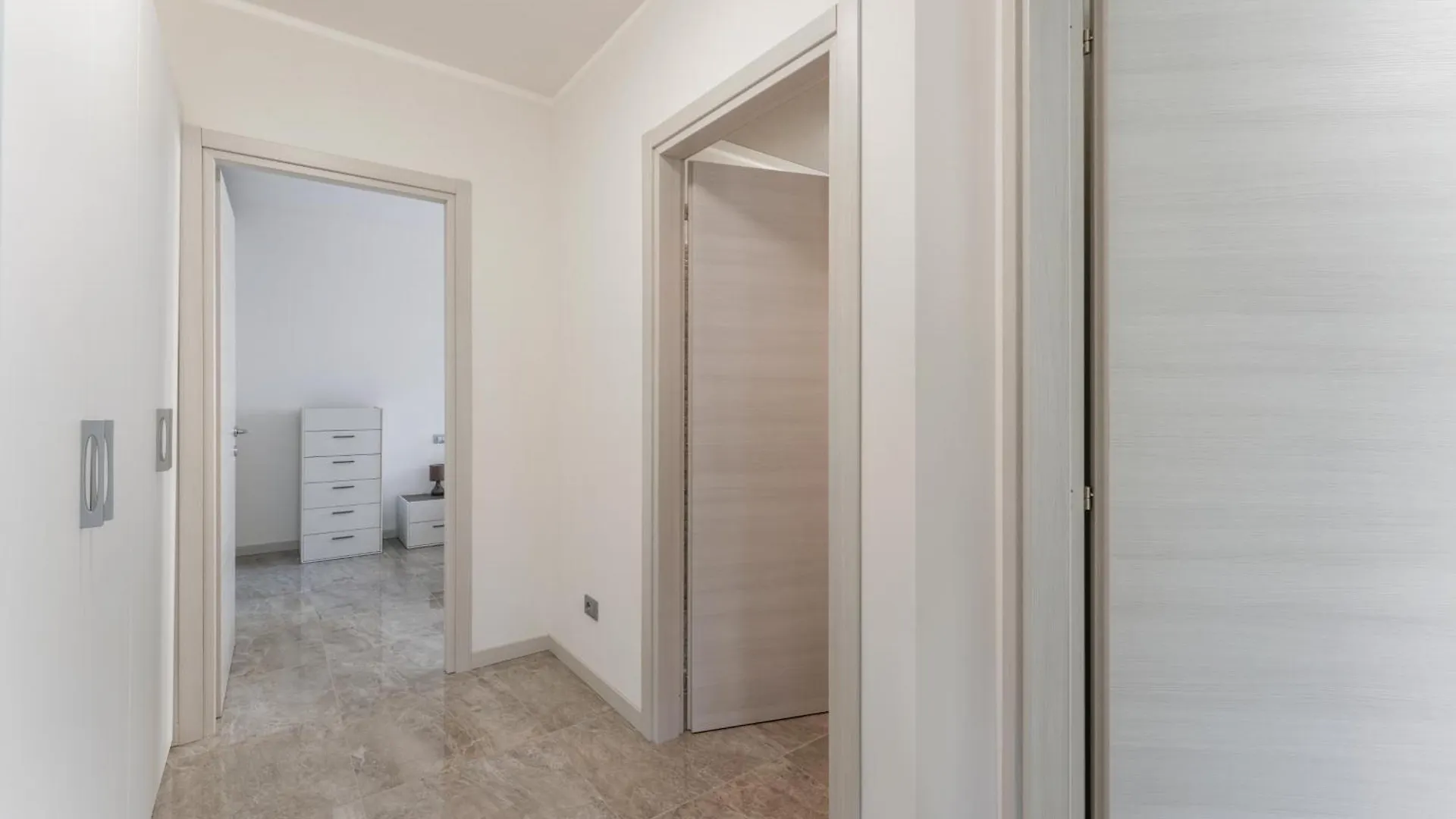 Garibaldi Apartments 데센자노델가르다